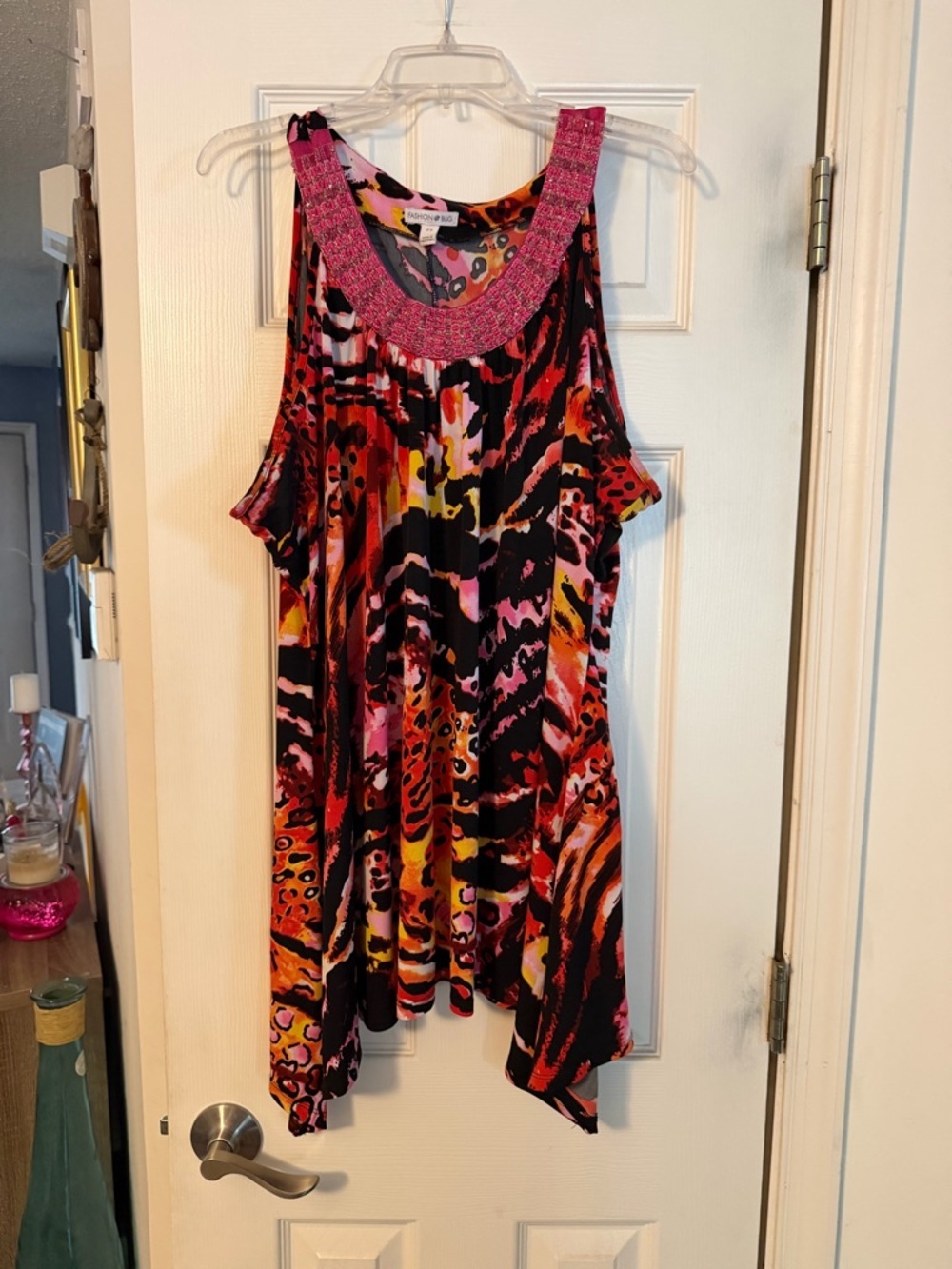 Cold-Shoulder Animal Print Sharkbite Tank in Pink and Orange